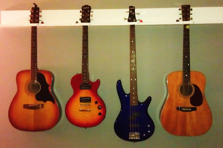 21. 4-Guitar Hanger DIY