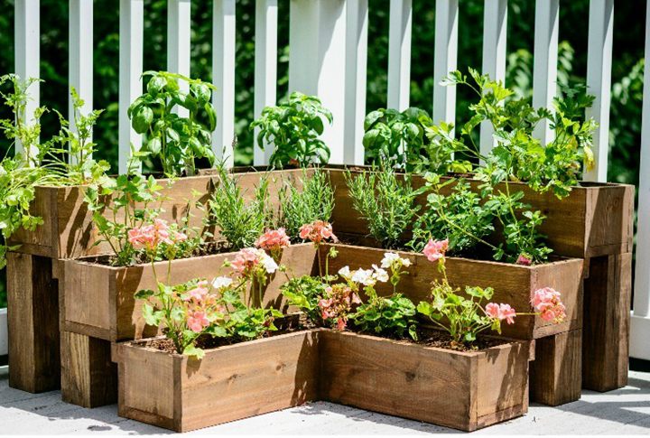 16. Step Wood Design Raised Bed