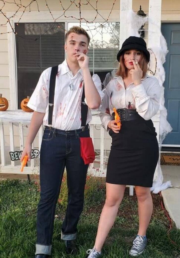 25. Bonnie and Clyde Gangster Costumes