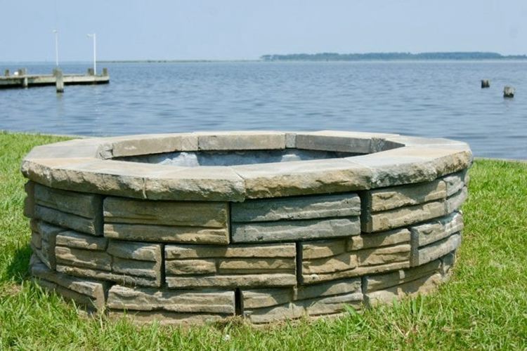 25. Retaining Wall Fire Pit