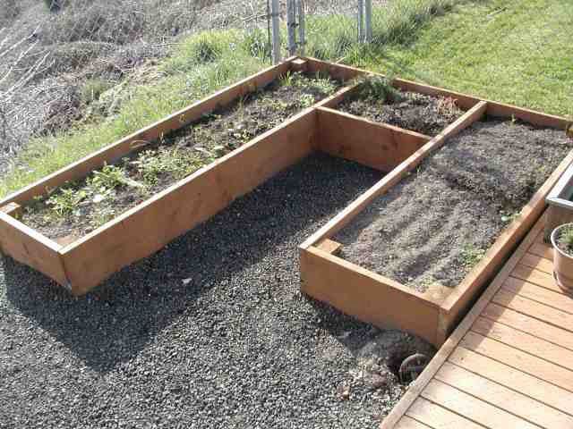 66. Curved Raised Bed Design