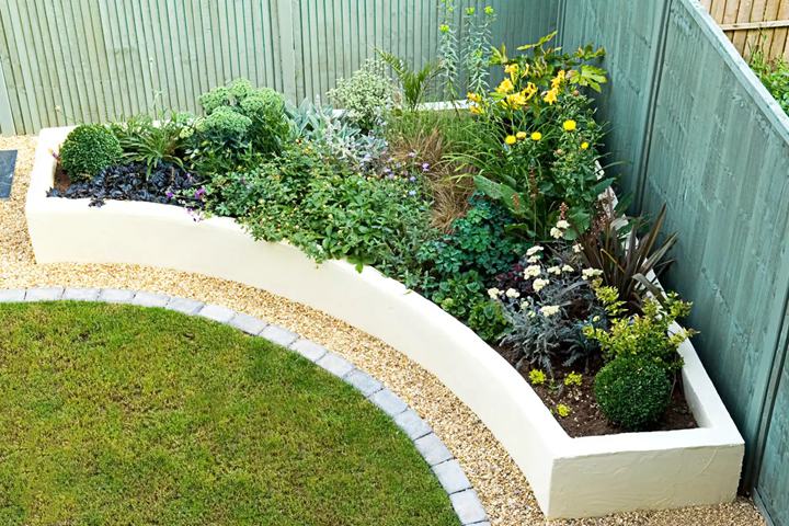 82. Curved Concrete Red Bed