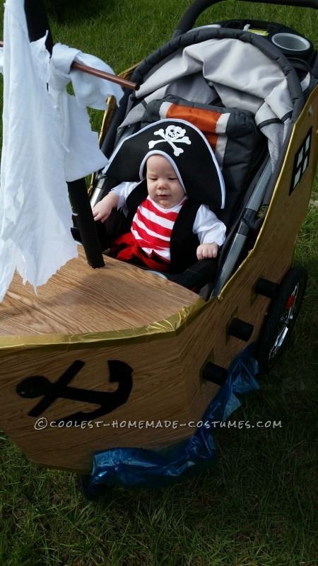 31. Infant Pirates Ship Stroller Costume