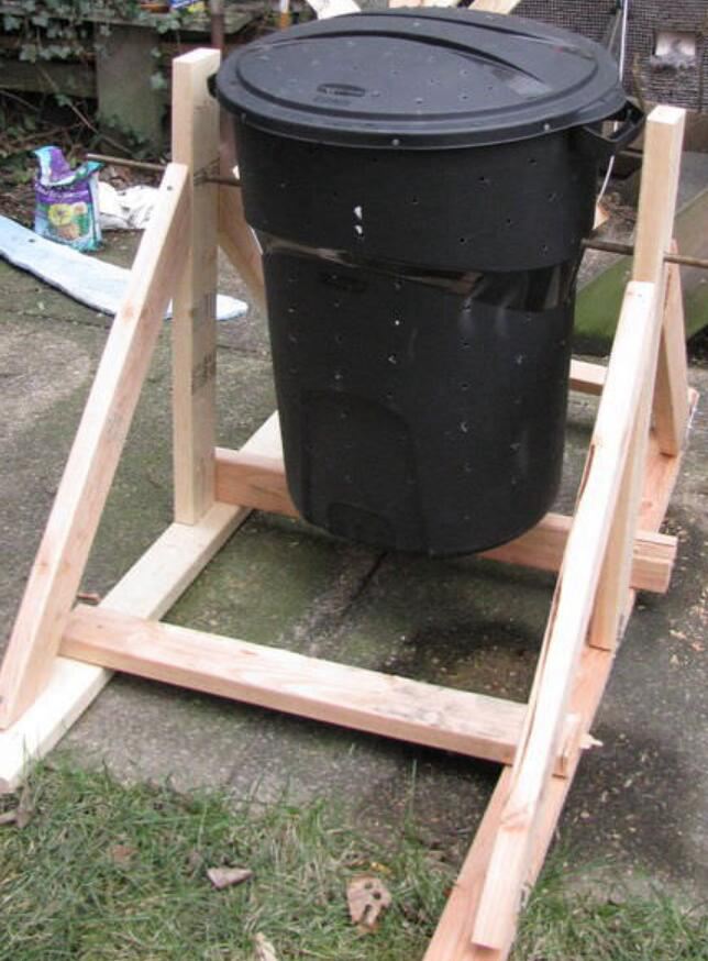 32. Tumbler Type Compost Bin