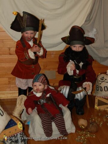 33. Pirates Crew Costume