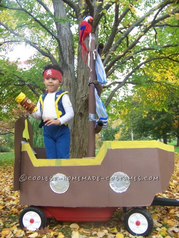 36. Kid's Pirate Costume with Wagon Ship