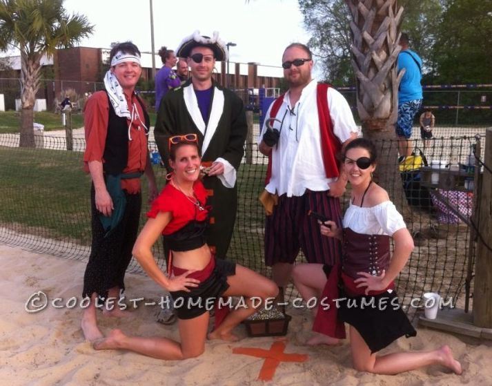 44. No-Sew Homemade Pirate Group Costume